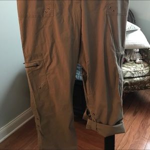 Chico’s like new, khaki light weight pant!